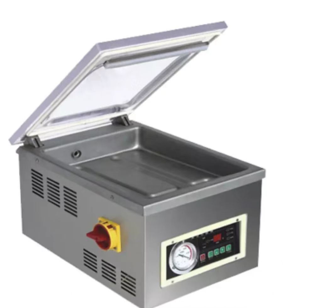 Vacuum sealing machine